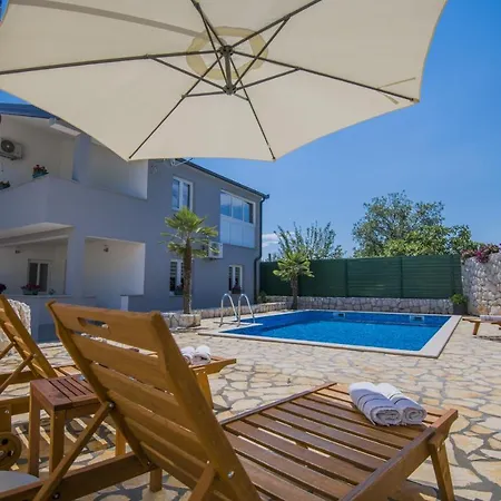 Natalija וילה Zmijavci