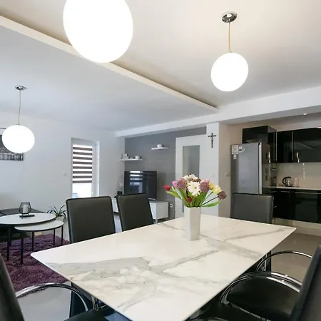 Natalija וילה Zmijavci